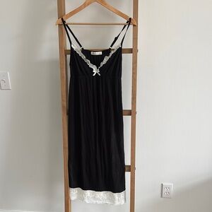 O2 | Elegant Black and White Lace Trim Nightgown